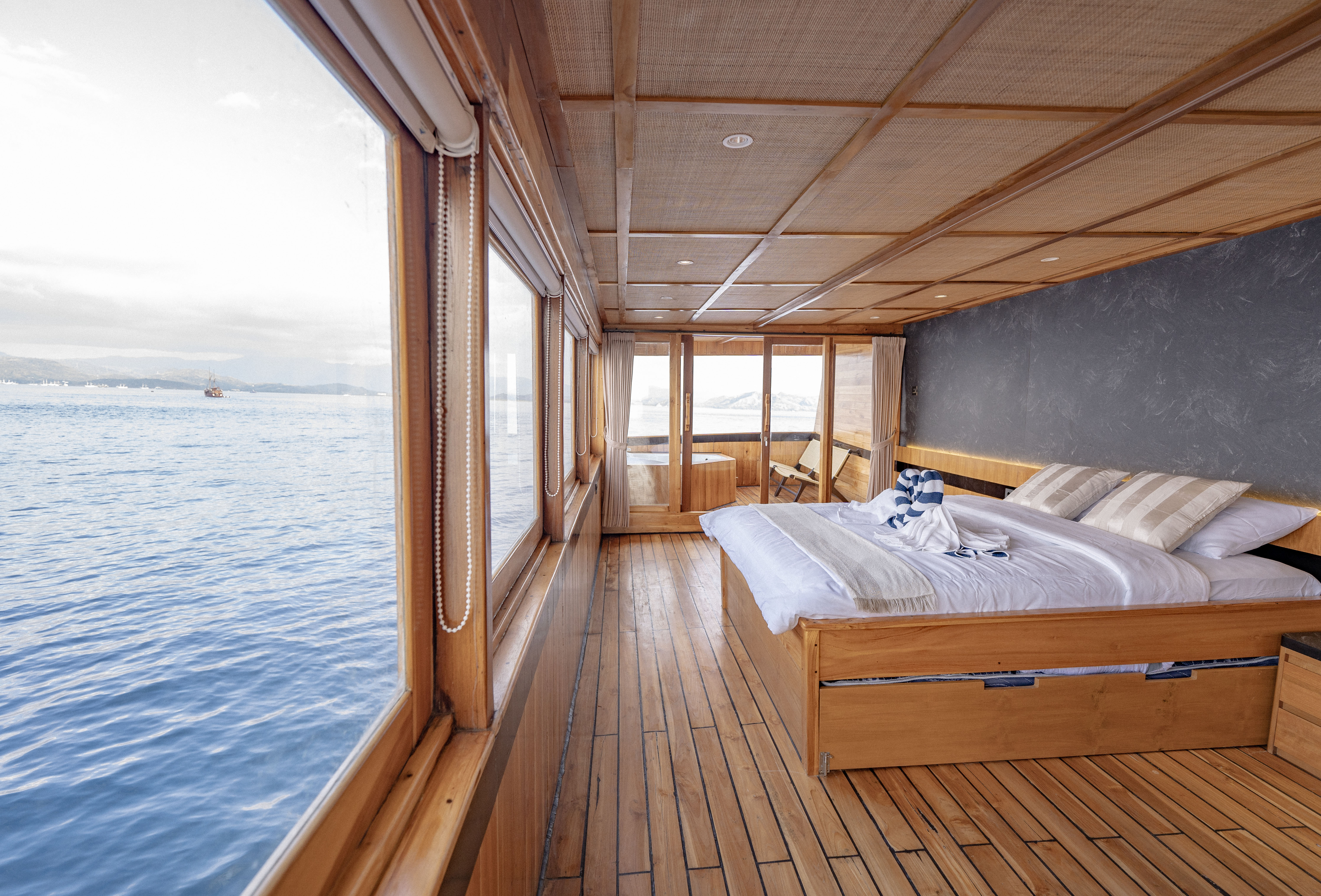 2 Royal Master Cabin